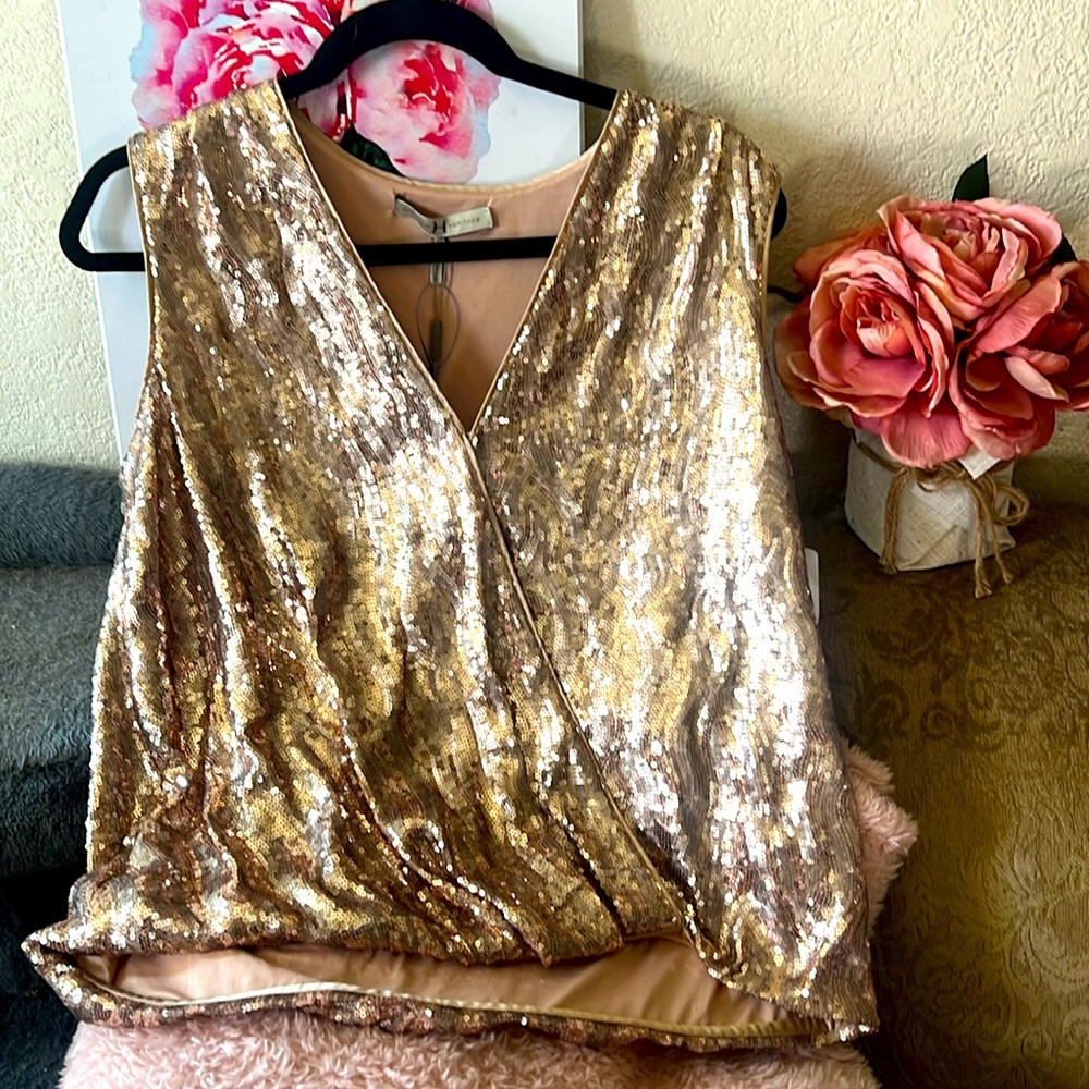 Fun & festive sequin top from HALSTON Heritage looks like liquid gold! XS NWT